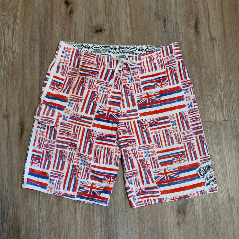 RARE‎ Quiksilver Eddie Aikau Hawaiian flag board shorts in red blue - large mens
